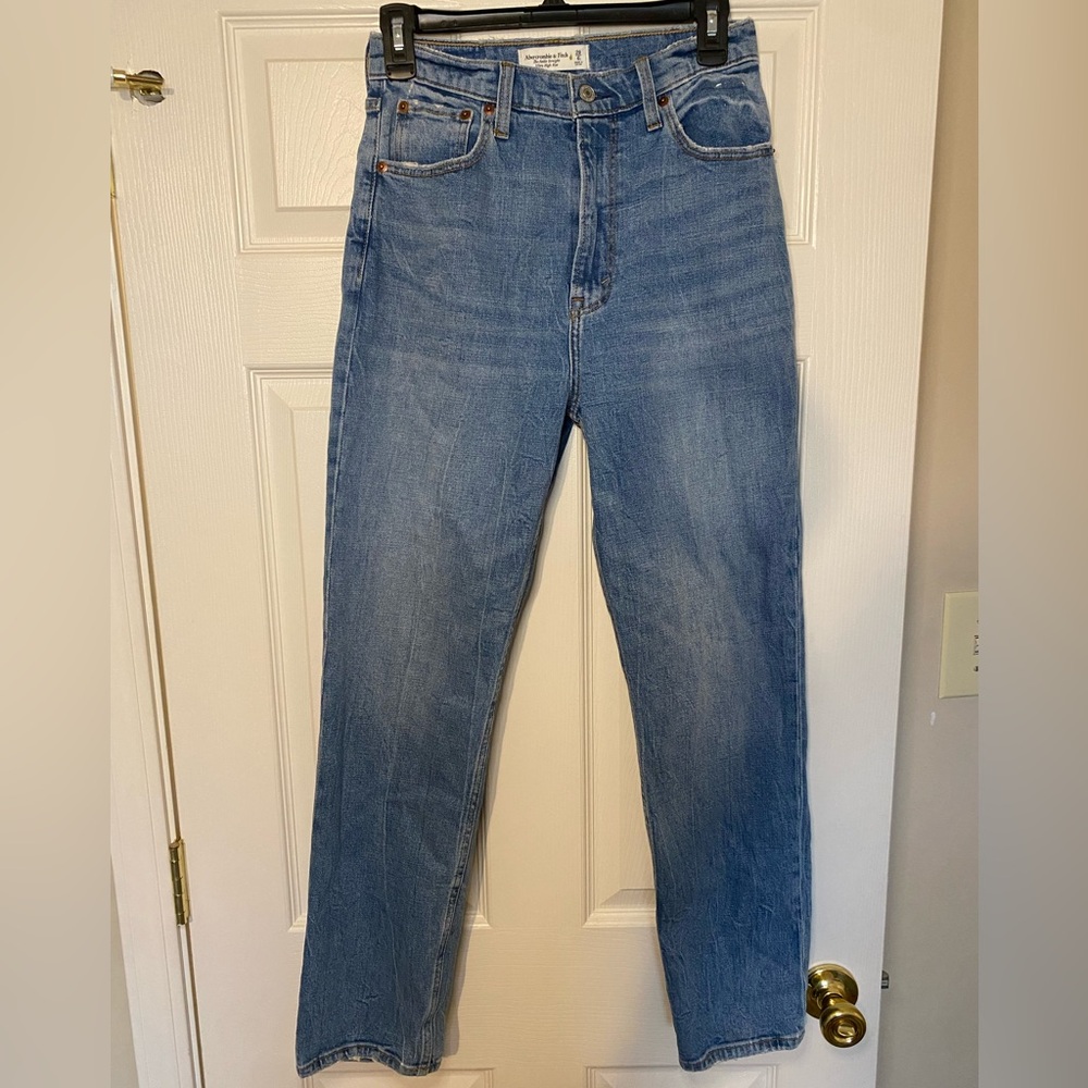 Abercrombie & Fitch The Ankle Straight Ultra High Rise Curve Love Jeans
